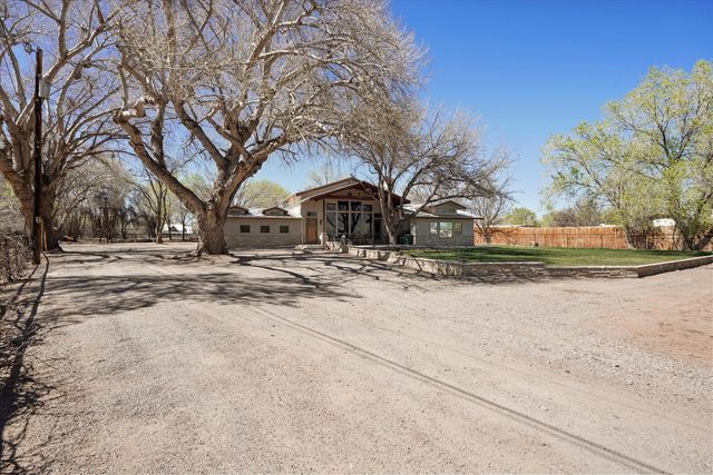 6735 Corrales Road, Corrales, NM 87048