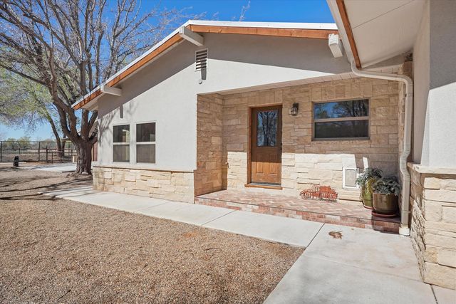 6735 Corrales Road, Corrales, NM 87048