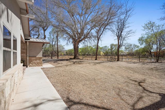 6735 Corrales Road, Corrales, NM 87048