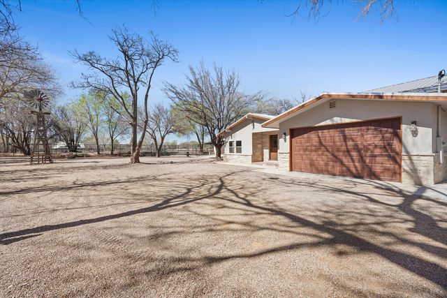 6735 Corrales Road, Corrales, NM 87048