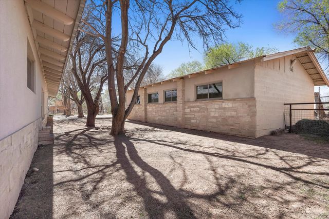 6735 Corrales Road, Corrales, NM 87048