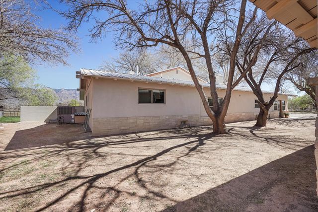 6735 Corrales Road, Corrales, NM 87048