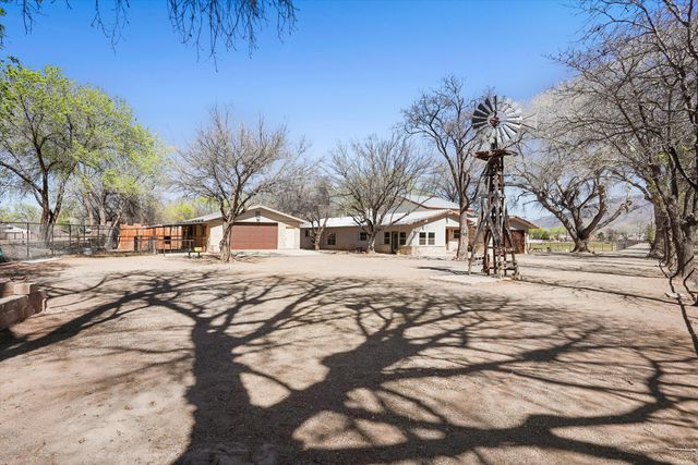 6735 Corrales Road, Corrales, NM 87048