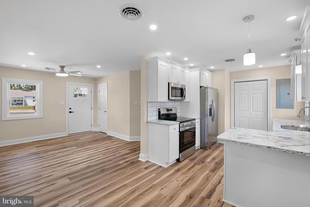 22 MEMORIAL DR, New Castle, DE 19720