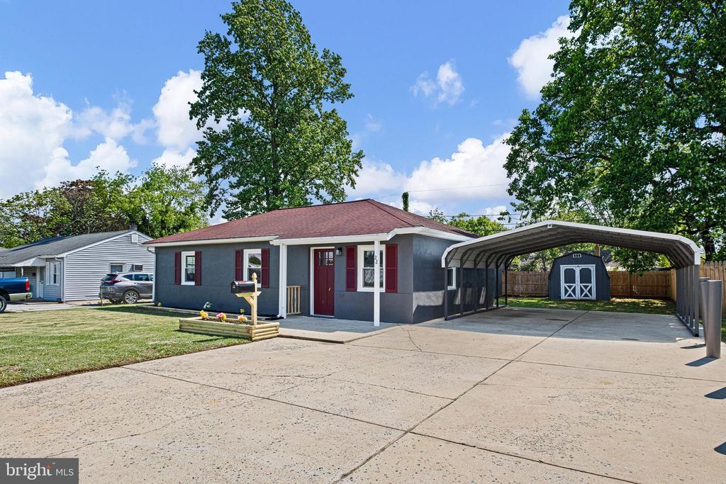 22 MEMORIAL DR, New Castle, DE 19720