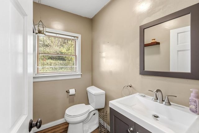 29 Woodlawn St, Lynn, MA 01904