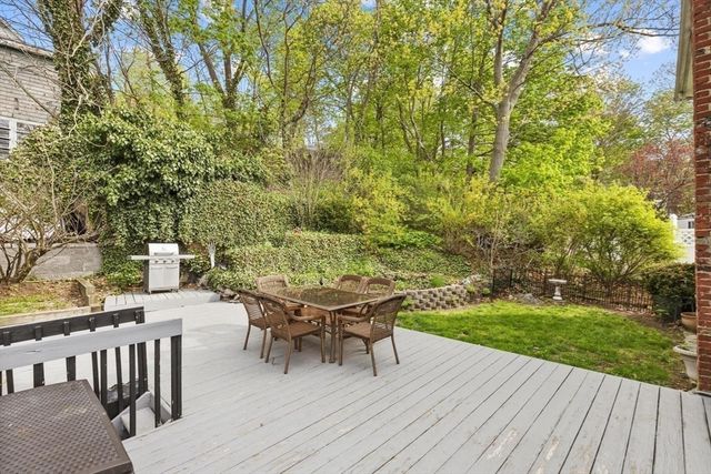 29 Woodlawn St, Lynn, MA 01904
