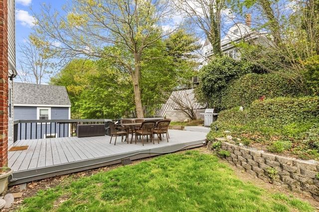 29 Woodlawn St, Lynn, MA 01904