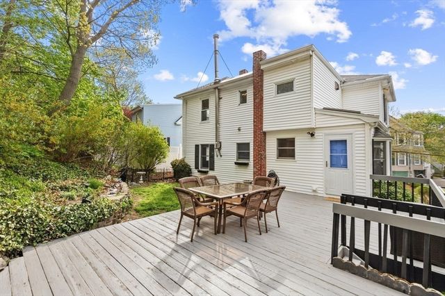 29 Woodlawn St, Lynn, MA 01904