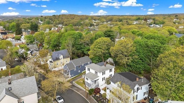 29 Woodlawn St, Lynn, MA 01904