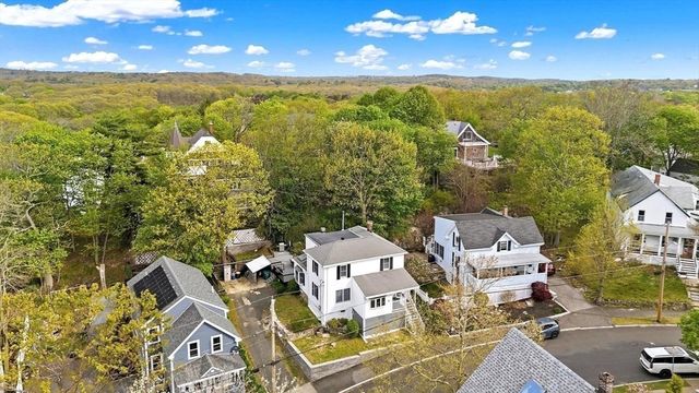 29 Woodlawn St, Lynn, MA 01904