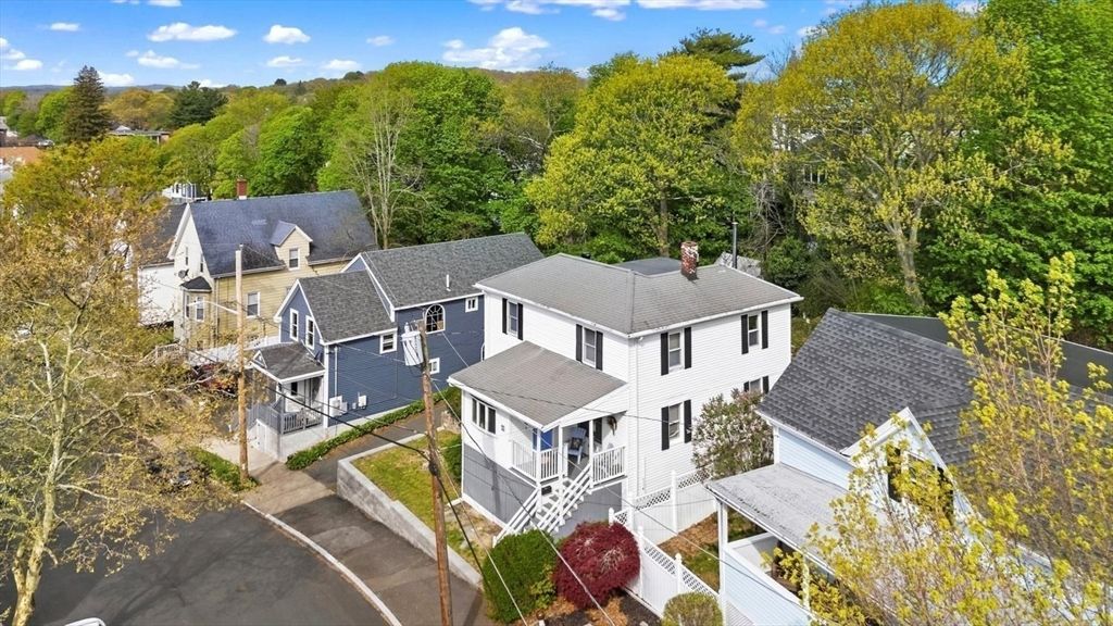 29 Woodlawn St, Lynn, MA 01904