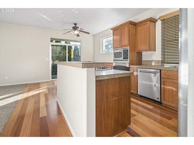 490 Ne 64TH Way, Hillsboro, OR 97124