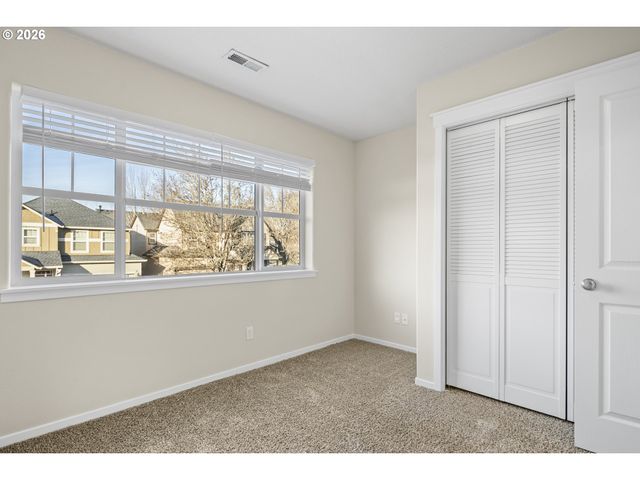 490 Ne 64TH Way, Hillsboro, OR 97124