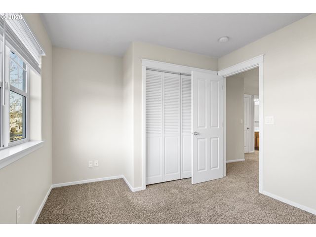 490 Ne 64TH Way, Hillsboro, OR 97124