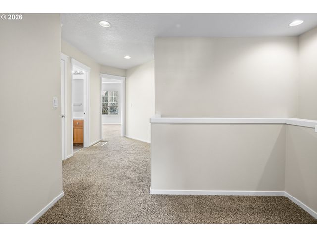 490 Ne 64TH Way, Hillsboro, OR 97124