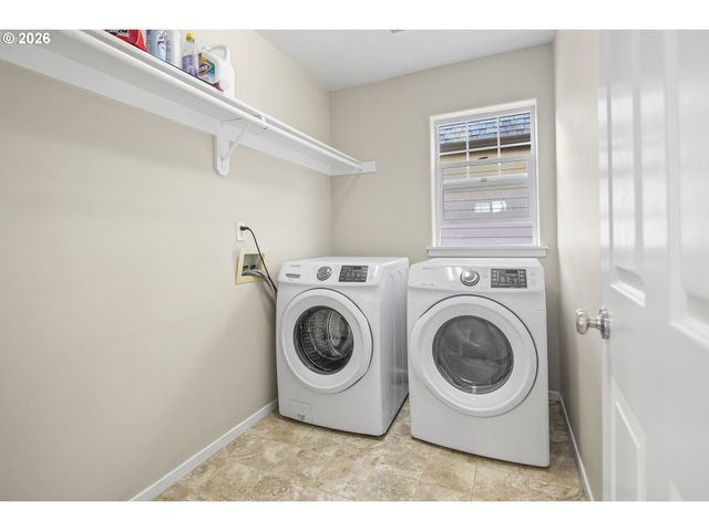 490 Ne 64TH Way, Hillsboro, OR 97124