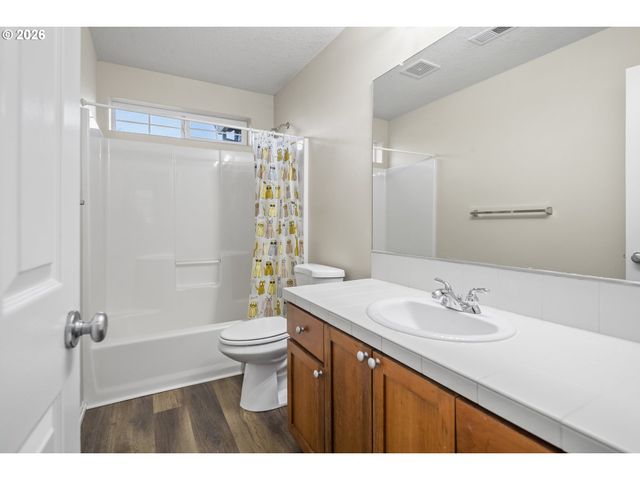 490 Ne 64TH Way, Hillsboro, OR 97124