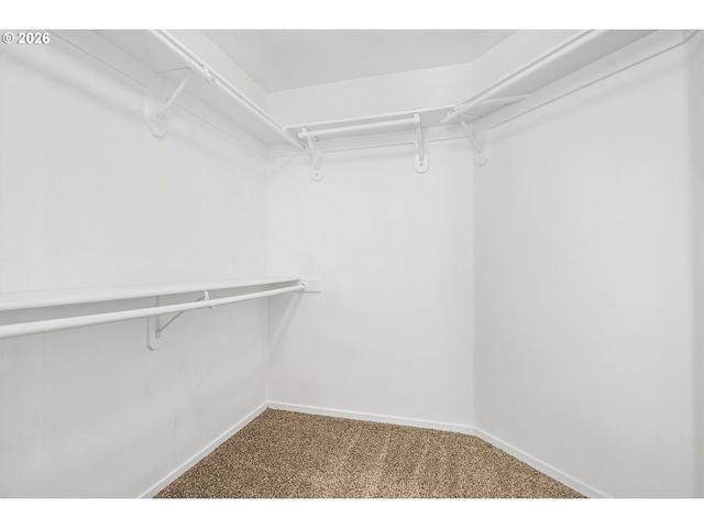 490 Ne 64TH Way, Hillsboro, OR 97124