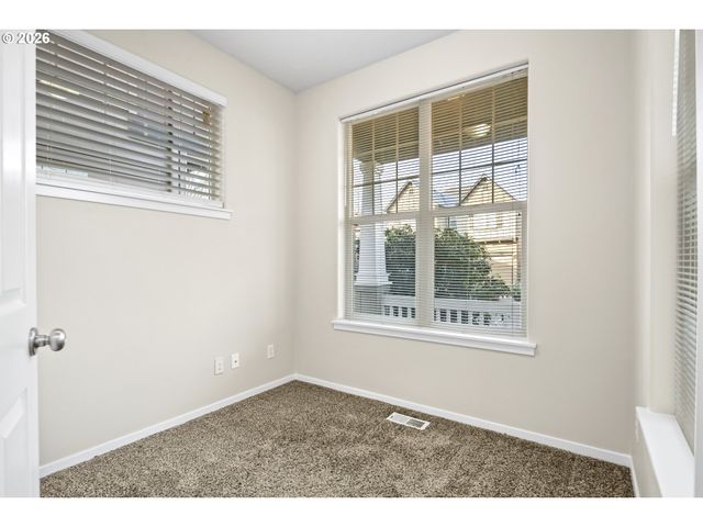 490 Ne 64TH Way, Hillsboro, OR 97124