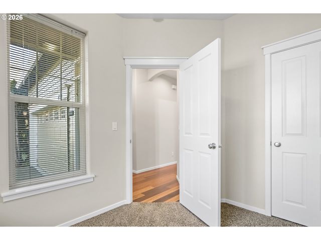 490 Ne 64TH Way, Hillsboro, OR 97124