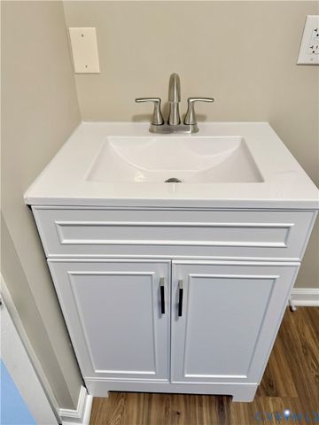 12 W Berry St, Sandston, VA 23150