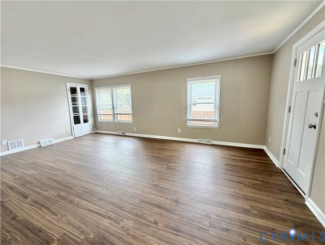12 W Berry St, Sandston, VA 23150