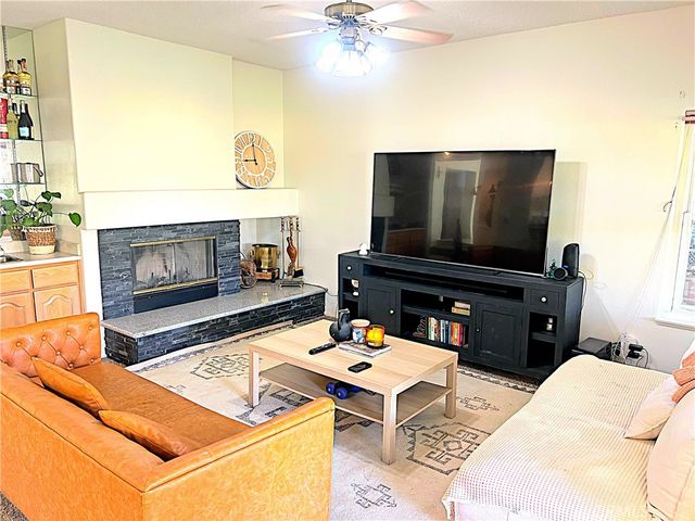 42205 Round Hill Drive, Lancaster, CA 93536