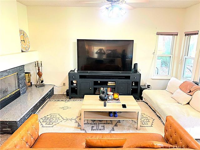 42205 Round Hill Drive, Lancaster, CA 93536
