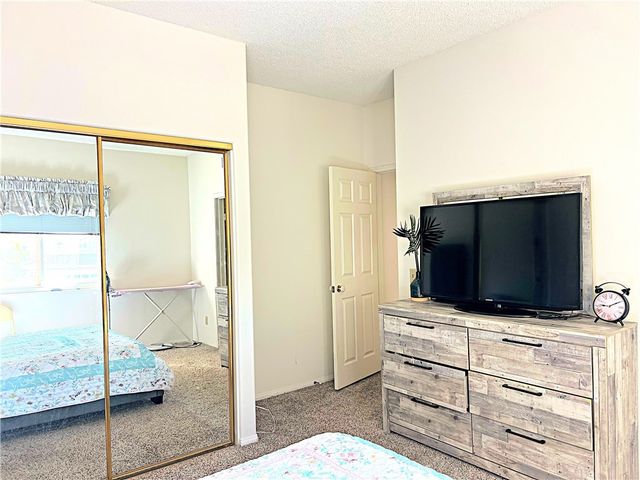 42205 Round Hill Drive, Lancaster, CA 93536