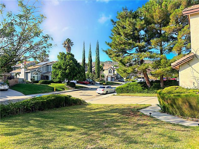 42205 Round Hill Drive, Lancaster, CA 93536