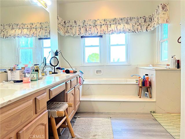 42205 Round Hill Drive, Lancaster, CA 93536