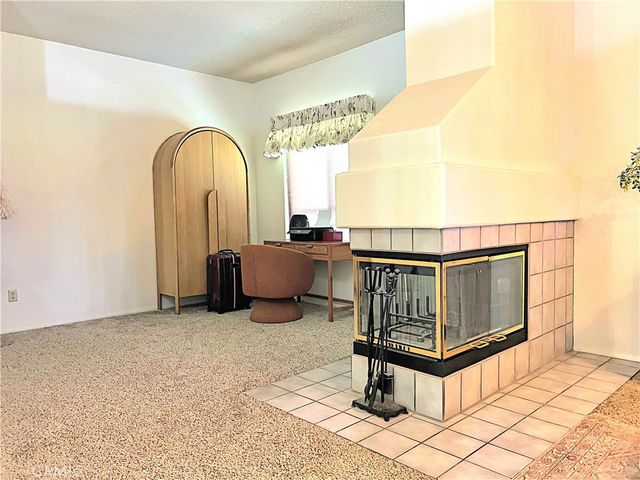 42205 Round Hill Drive, Lancaster, CA 93536