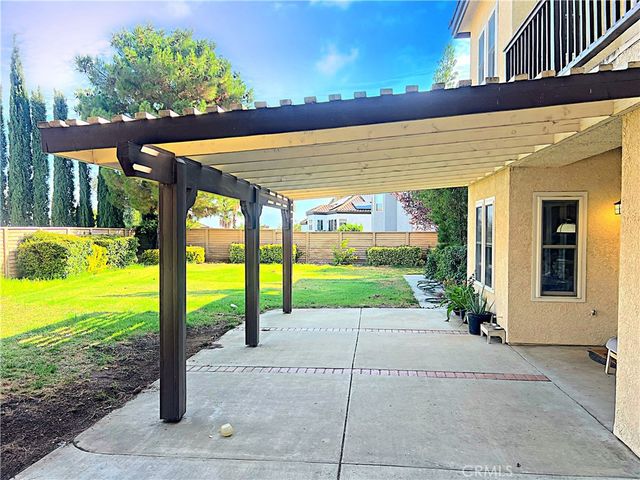 42205 Round Hill Drive, Lancaster, CA 93536