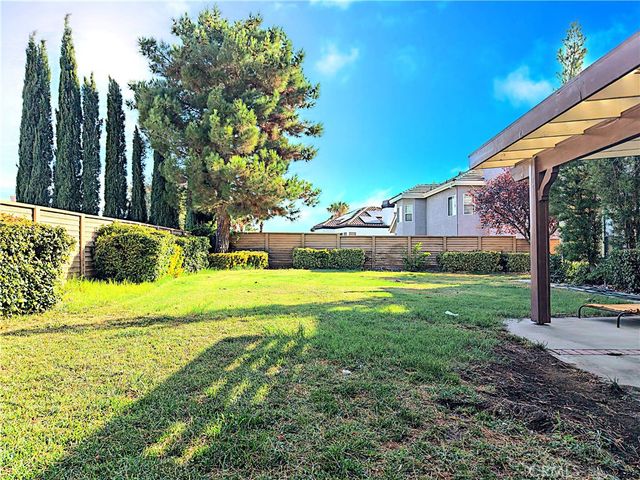 42205 Round Hill Drive, Lancaster, CA 93536