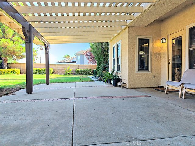42205 Round Hill Drive, Lancaster, CA 93536