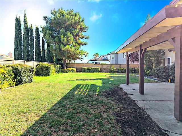 42205 Round Hill Drive, Lancaster, CA 93536