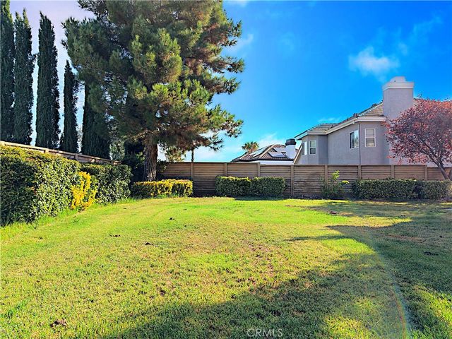 42205 Round Hill Drive, Lancaster, CA 93536