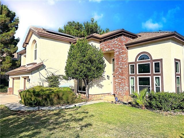 42205 Round Hill Drive, Lancaster, CA 93536