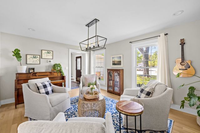 621 Nordic Court, Libertyville, IL 60048
