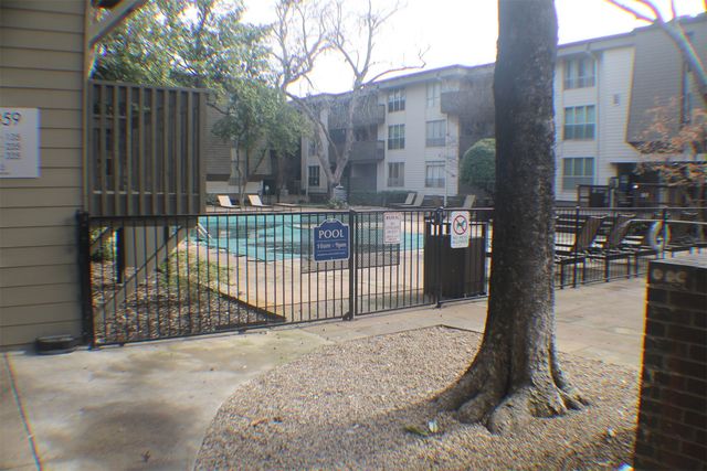 4859 Cedar Springs Road 147, Dallas, TX 75219
