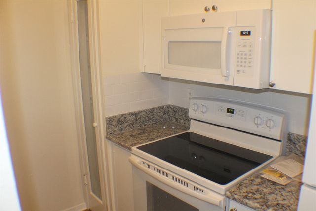 4859 Cedar Springs Road 147, Dallas, TX 75219