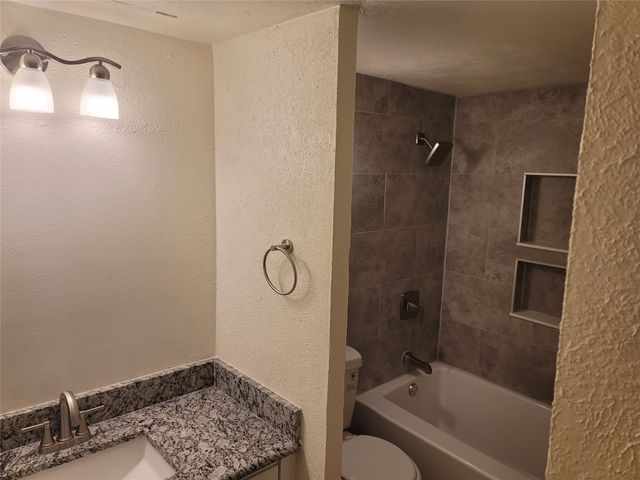 4859 Cedar Springs Road 147, Dallas, TX 75219