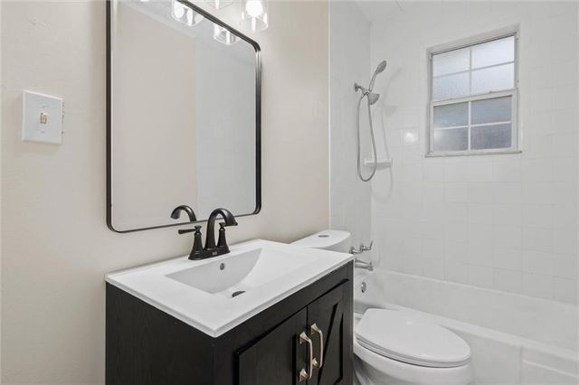 10070 Court Street, Grand Bay, AL 36541