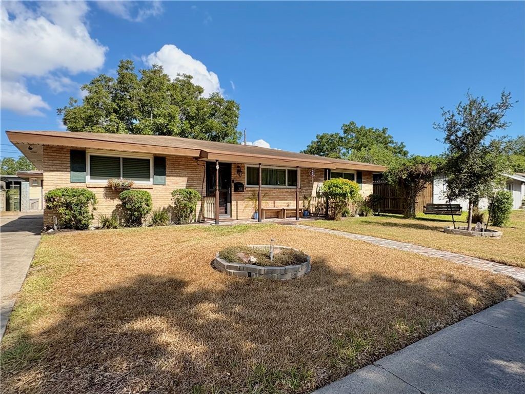 4021 Cott St, Corpus Christi, TX 78411