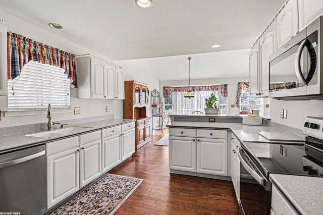 4161 Paisley Drive, Sterling Heights, MI 48314
