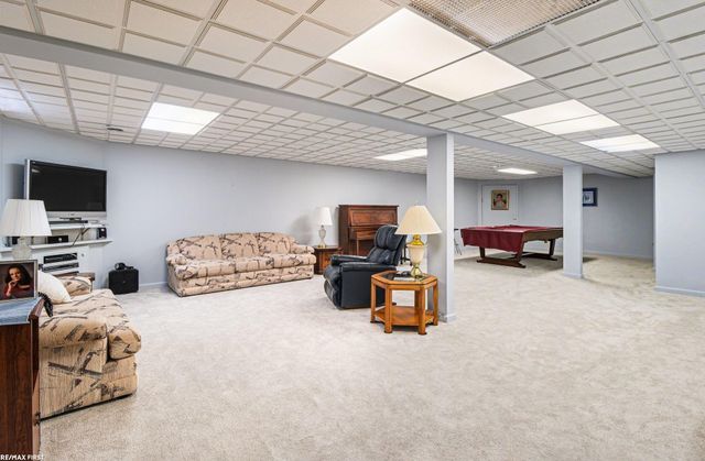 4161 Paisley Drive, Sterling Heights, MI 48314