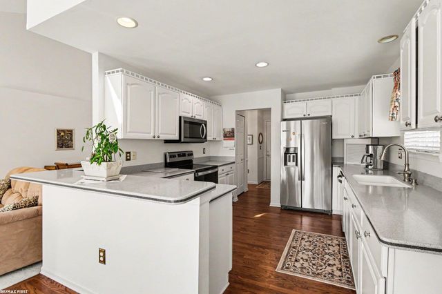 4161 Paisley Drive, Sterling Heights, MI 48314