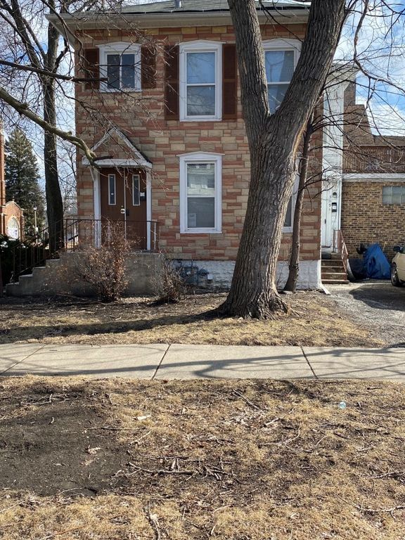 319 N 6th Avenue, Maywood, IL 60153