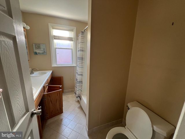 7612 LARGE ST, Philadelphia, PA 19152